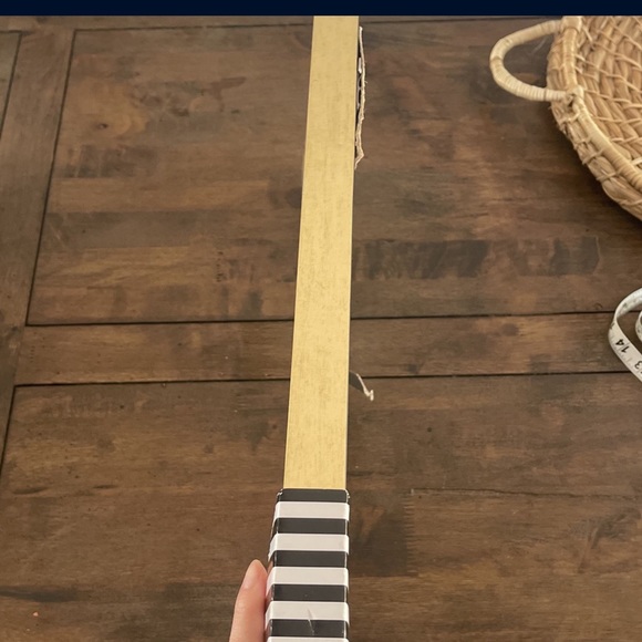 Gold picture frame - Picture 4 of 5